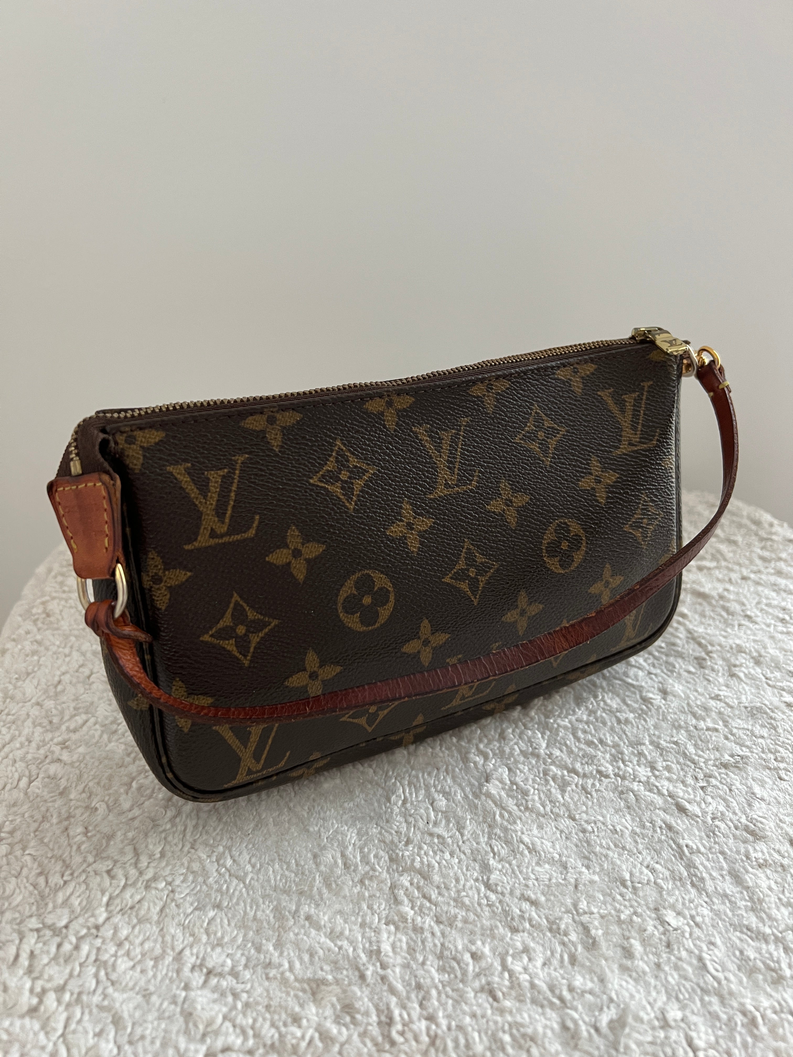 PRELOVED Louis Vuitton Monogram Accessories Pochette Bag with