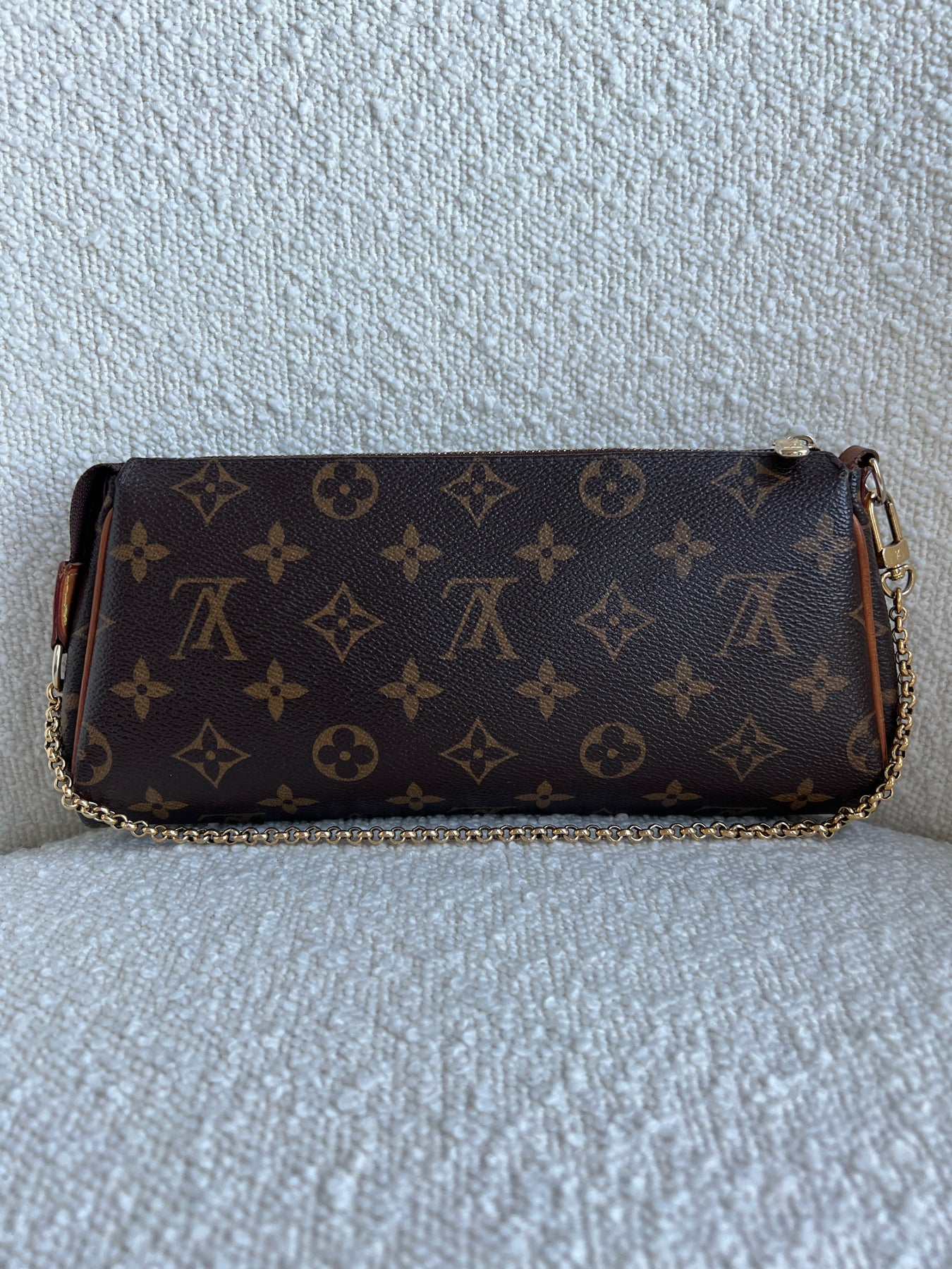 Chloé Zadori: Handbag Reveal: Louis Vuitton Eva Clutch Monogram + How To  Buy Pre Loved - modaselle