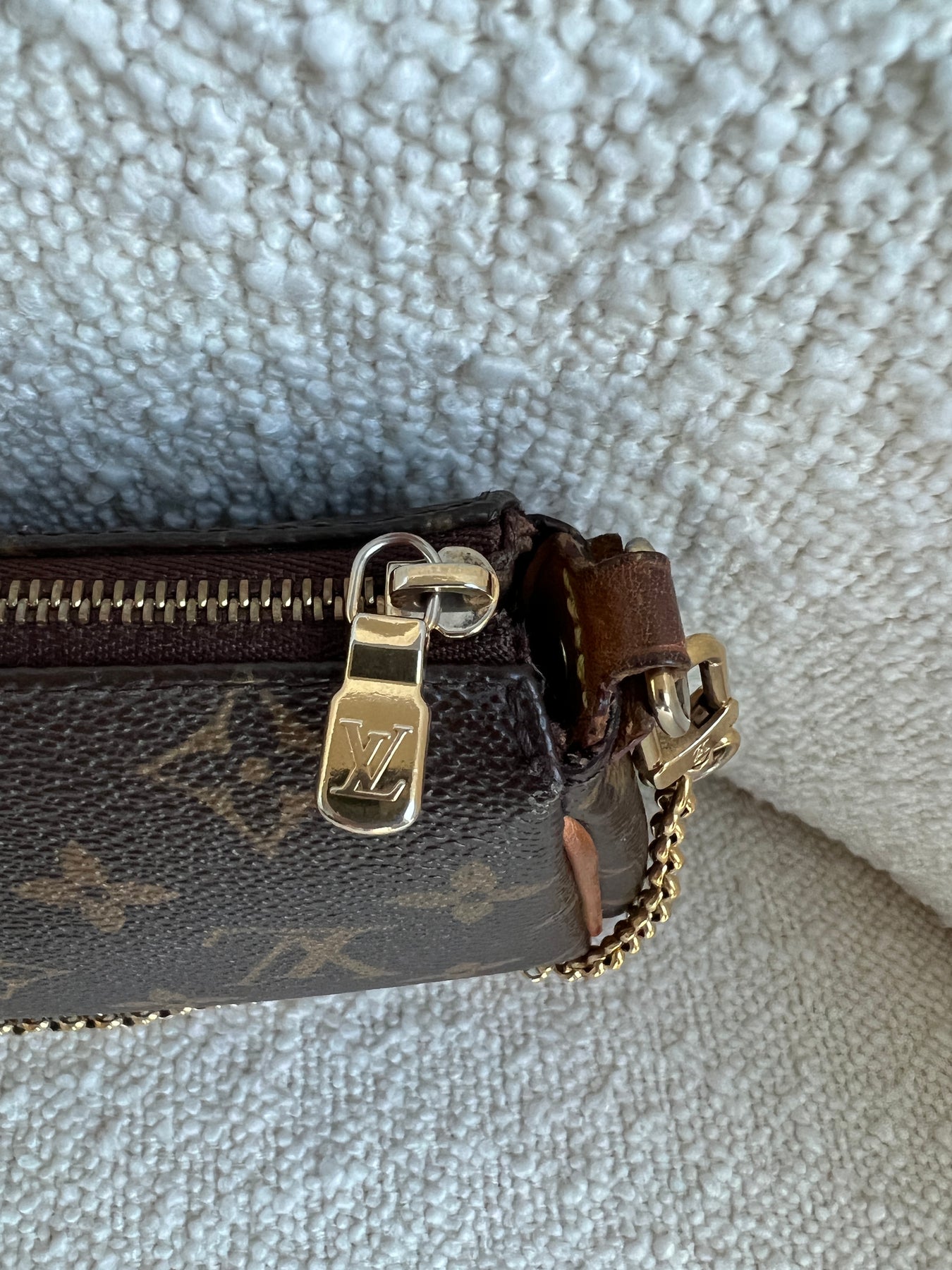 Chloé Zadori: Handbag Reveal: Louis Vuitton Eva Clutch Monogram +